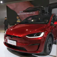 鋰鐵電池正極材料廠立凱電傳出打進特斯拉(Tesla)供應鏈,今日宣布通過2.8億元現金增資。圖為特斯拉電動車。(資料照,柯承惠攝) 鋰鐵電池正極材料廠立凱電傳出打進特斯拉(Tesla)供應鏈,今日宣布通過2.8億元現金增資。圖為特斯拉電動車。(資料照,柯承惠攝)