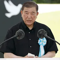 山梨県甲府市で街頭演説を行った石破茂首相(自民党総裁)。中国による軍備拡張や台湾周辺での航空母艦配備に対し、「地域の平和に対する重大な脅威だ」と強い懸念を示した。(AP通信) 山梨県甲府市で街頭演説を行った石破茂首相(自民党総裁)。中国による軍備拡張や台湾周辺での航空母艦配備に対し、「地域の平和に対する重大な脅威だ」と強い懸念を示した。(AP通信)