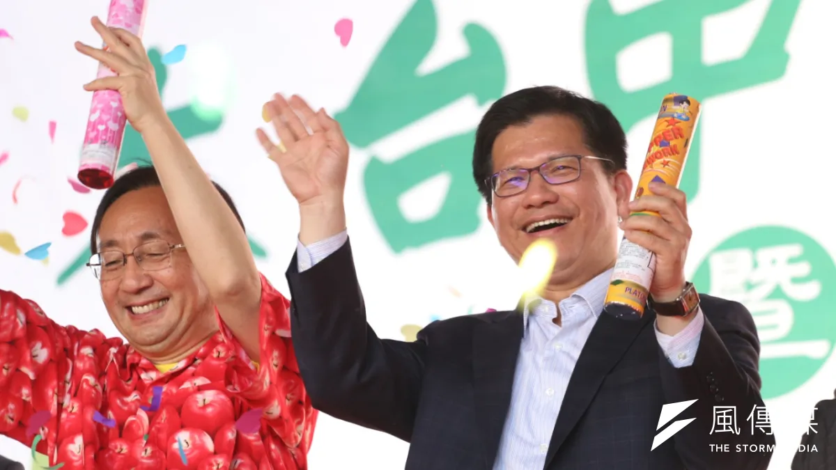 台中市長22日主持就職一周年茶會,圖為林佳龍出席大台中安心農特產展售會。(丁志寬攝)