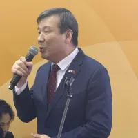 李逸洋・台湾駐日代表と范振国・台湾駐大阪弁事処長ら5人でつくる台湾代表団は6日、世界126カ国・地域の代表とともに広島平和記念式典に参列した。(資料写真/黄信維撮影) 李逸洋・台湾駐日代表と范振国・台湾駐大阪弁事処長ら5人でつくる台湾代表団は6日、世界126カ国・地域の代表とともに広島平和記念式典に参列した。(資料写真/黄信維撮影)