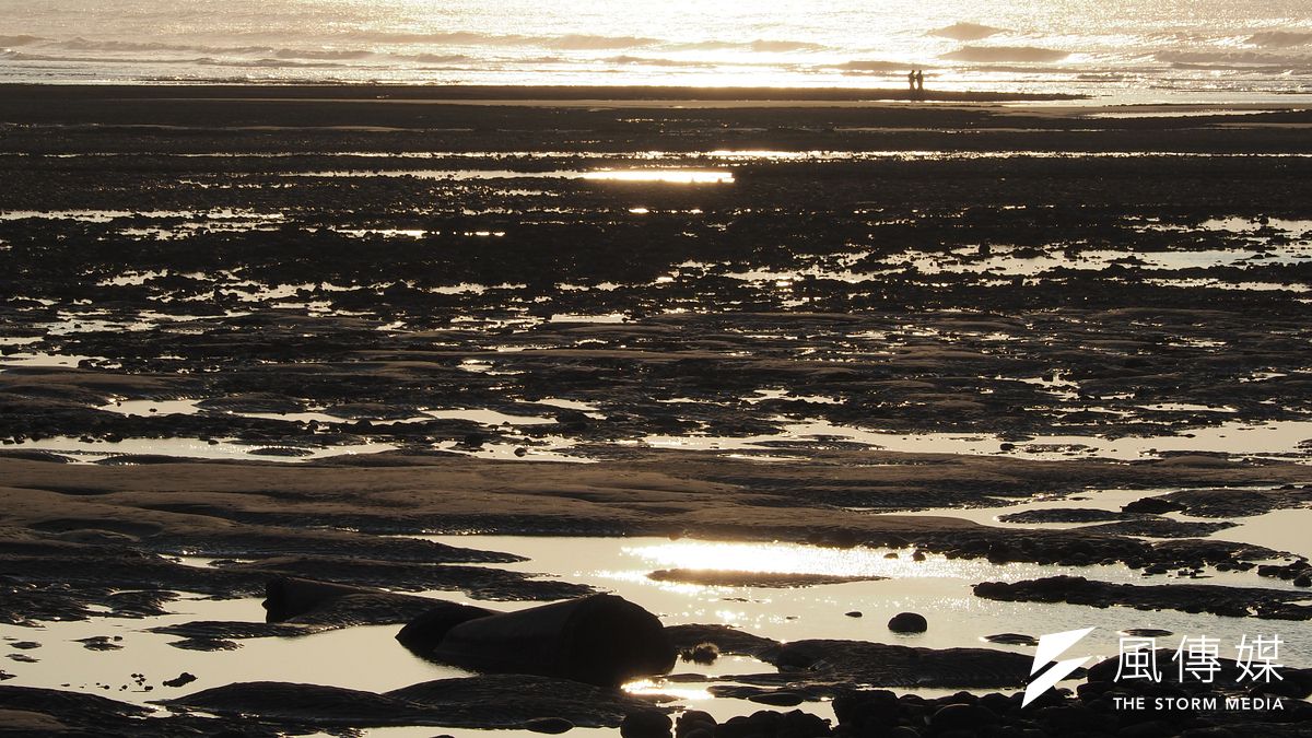 桃園大潭藻礁。(柯承惠攝) 桃園大潭藻礁。(柯承惠攝)