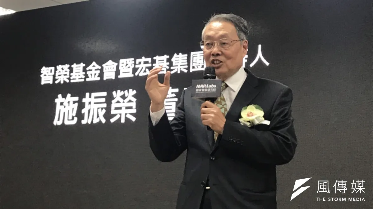 宏碁集團創辦人施振榮表示,台灣有機會在自駕車領域扮演重要角色,如提供零組件與次系統,藉內需帶動外銷,創造產業轉型。(廖羿雯攝)
