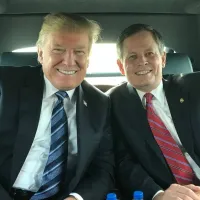 With Xi Jinping expected to make a state visit to the United States in September, Republican Senator Steve Daines of Montana (right) has once again made a low-profile appearance in China. (File photo, Daines Facebook) With Xi Jinping expected to make a state visit to the United States in September, Republican Senator Steve Daines of Montana (right) has once again made a low-profile appearance in China. (File photo, Daines Facebook)