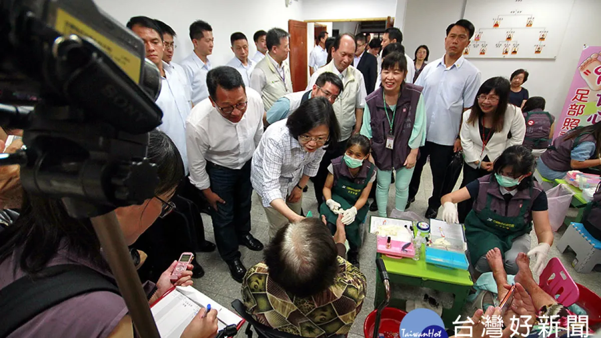 視察宜蘭長照2.0 小英總統:很欣慰