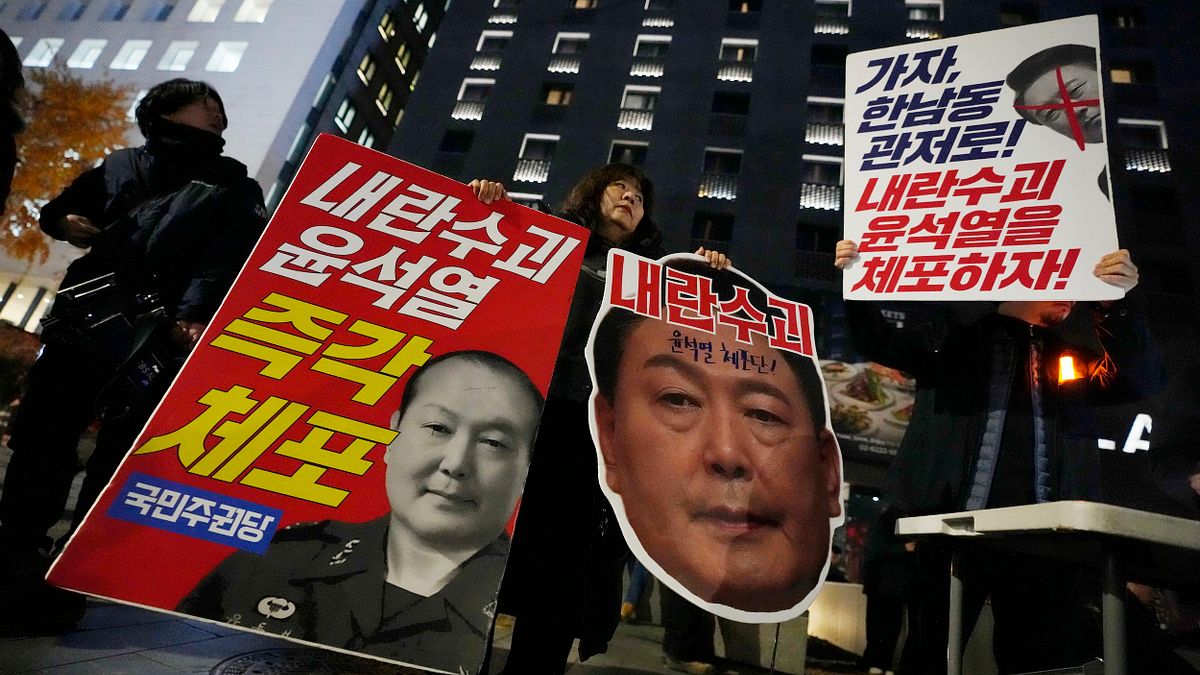 2024年12月9日,韓國首爾舉行大規模的彈劾尹錫悅示威。(美聯社) 2024年12月9日,韓國首爾舉行大規模的彈劾尹錫悅示威。(美聯社)