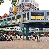 台北の和平新生歩道橋は40年以上の歴史があり、多くの映画ファン・音楽ファンの共通の思い出の場所だった。(資料写真/陳乃慈撮影) 台北の和平新生歩道橋は40年以上の歴史があり、多くの映画ファン・音楽ファンの共通の思い出の場所だった。(資料写真/陳乃慈撮影)