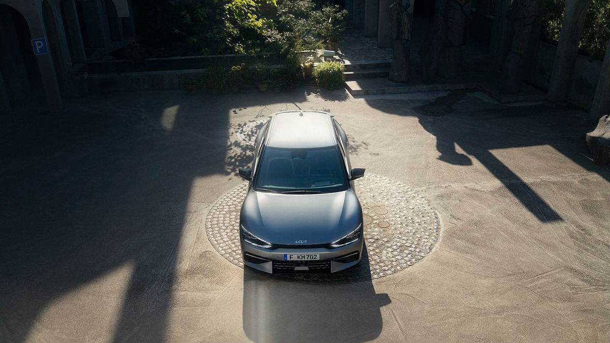 Kia純電智慧跨界休旅The EV6,10月以197輛領牌佳績榮奪國內電動車市場單月銷售冠軍。(圖片來源:台灣森那美起亞) Kia純電智慧跨界休旅The EV6,10月以197輛領牌佳績榮奪國內電動車市場單月銷售冠軍。(圖片來源:台灣森那美起亞)