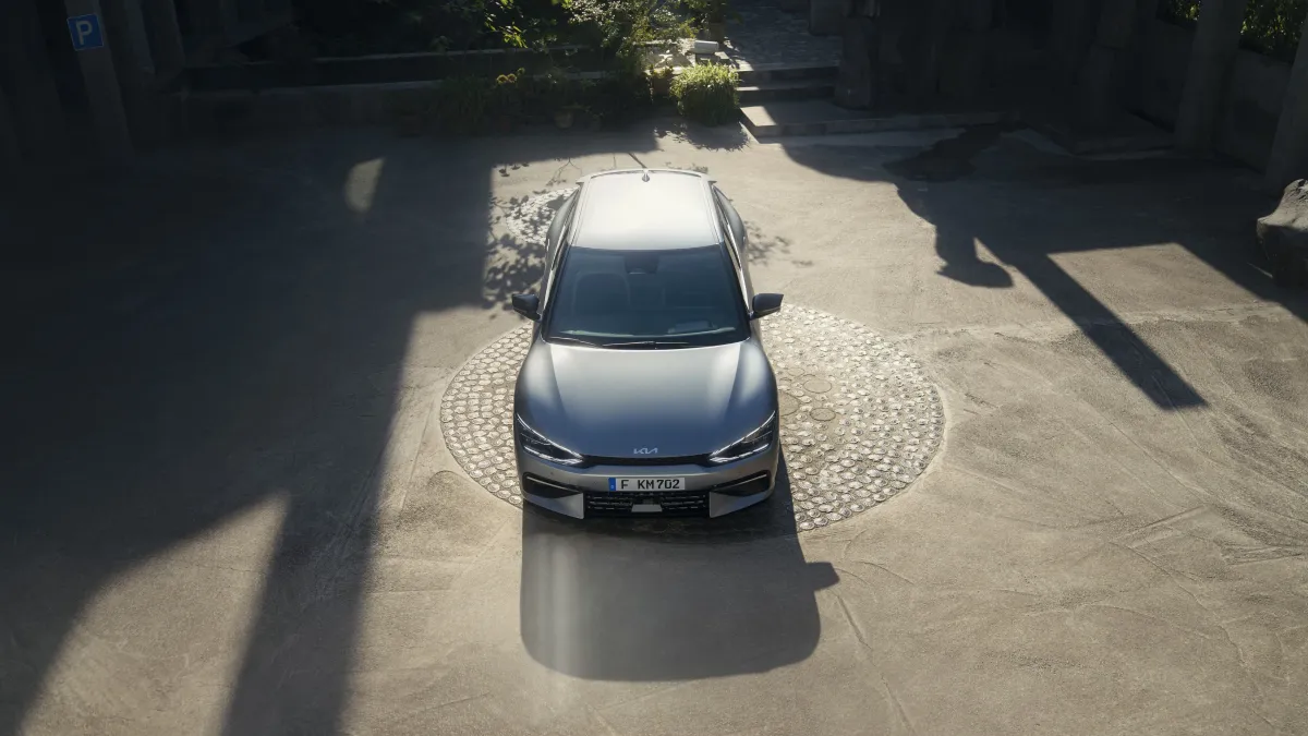 Kia純電智慧跨界休旅The EV6,10月以197輛領牌佳績榮奪國內電動車市場單月銷售冠軍。(圖片來源:台灣森那美起亞)