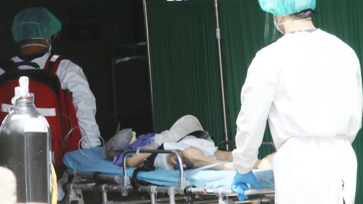 新冠肺炎(武漢肺炎)疫情嚴峻,台灣確診數破萬,並有187人死亡。(資料照,柯承惠攝)