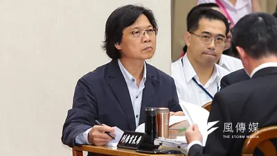 內政部長葉俊榮26日於立院出席內政委員會,朝野立委向他請命,盼不要再增加警消人員的業務。(顏麟宇攝)