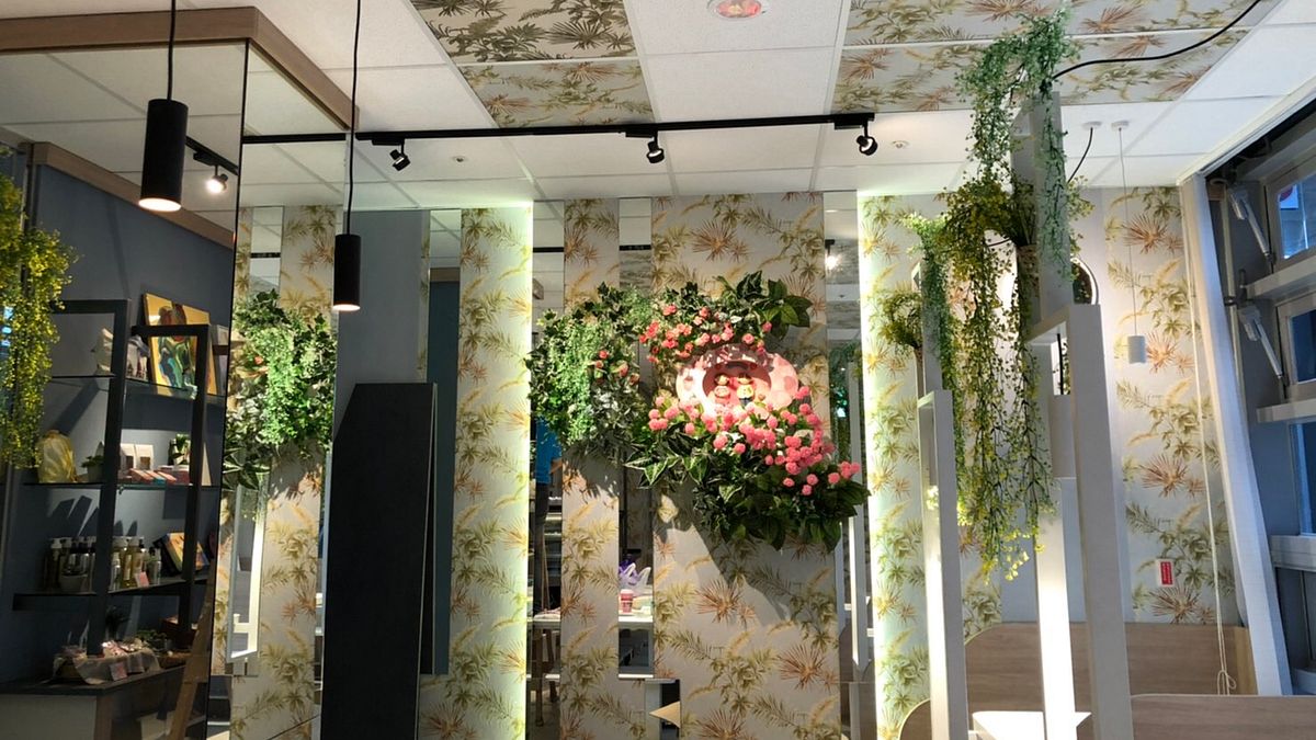 十方身心障礙者社區式日間服務旗艦店,搭配文青風格的燈光與空間設計,提供身障朋友優質社福服務。(圖/台中市政府提供) 十方身心障礙者社區式日間服務旗艦店,搭配文青風格的燈光與空間設計,提供身障朋友優質社福服務。(圖/台中市政府提供)