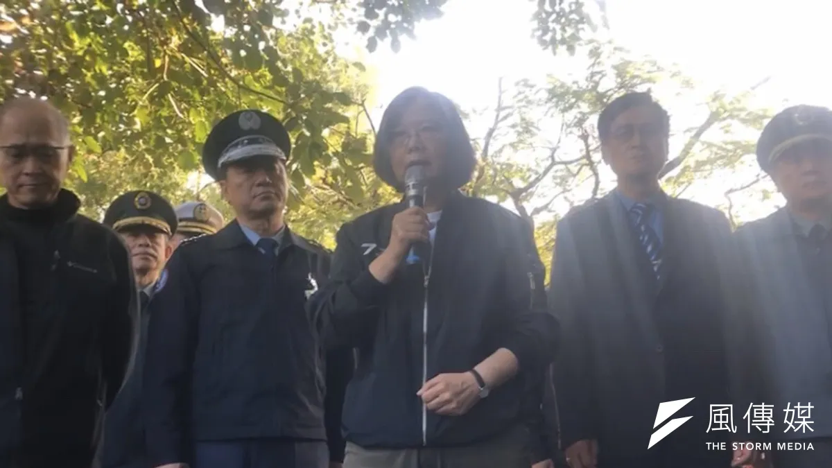 國民黨總統候選人韓國瑜競選總部副執行長孫大千7日反批,總統蔡英文(中)過去的所作所為,都未曾見過對國軍的關懷。(資料照,黃信維攝)
