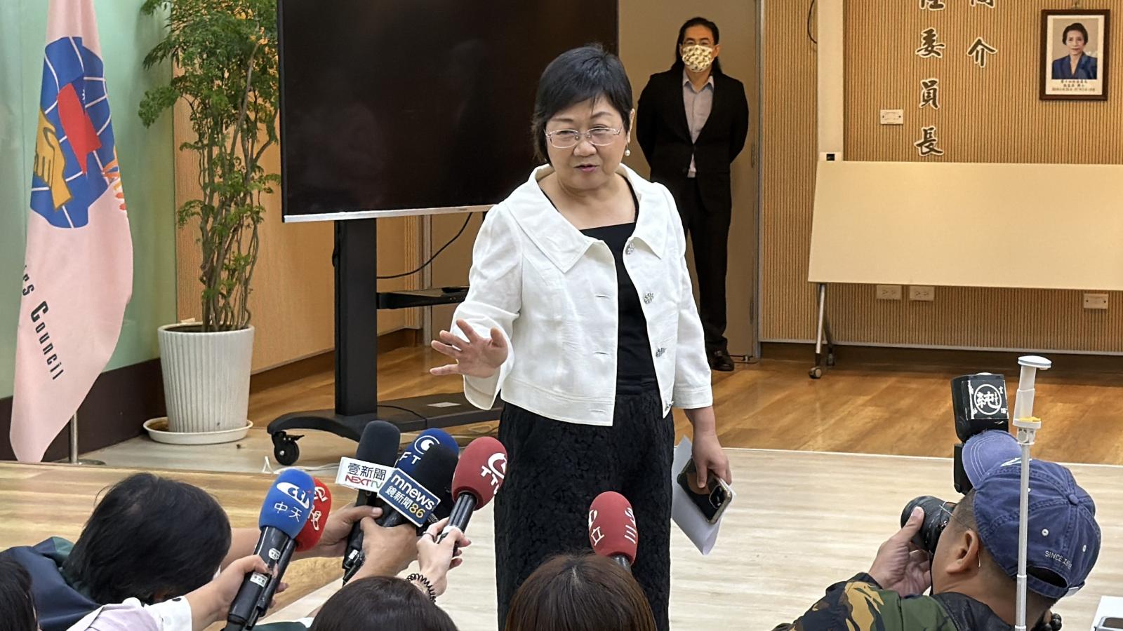 徐佳青捲特權爭議請辭獲准 張雅屏酸「遲來的羞恥心」:綠營這5人也該下台