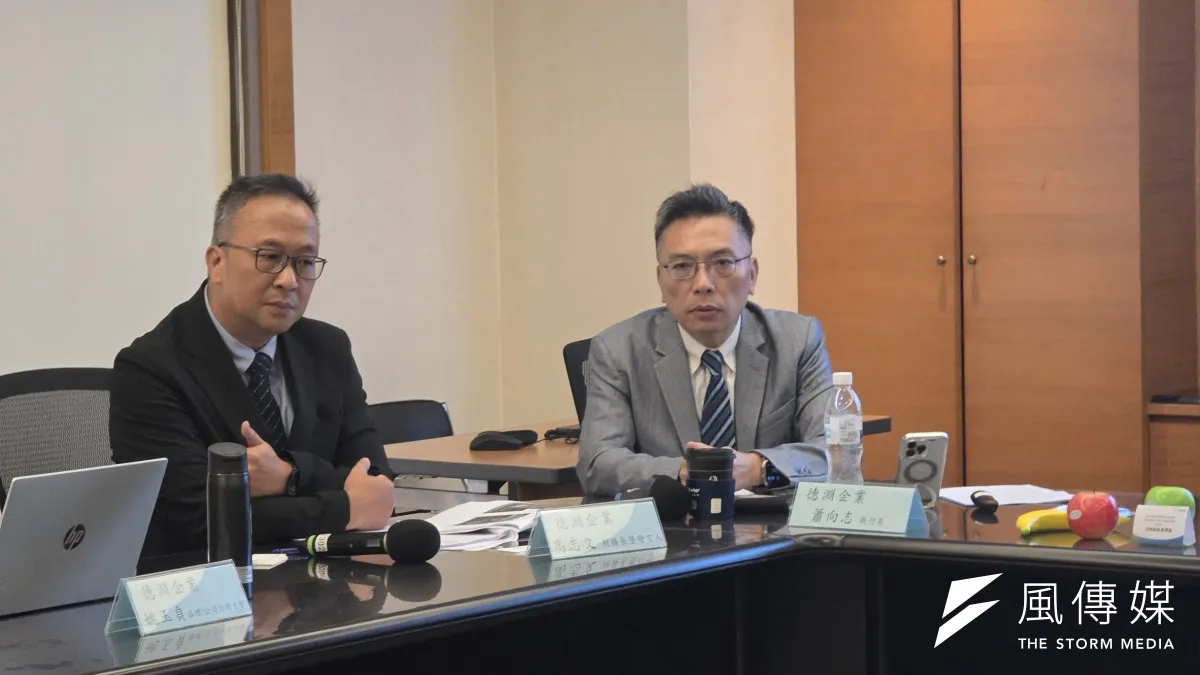德淵執行長蕭向志(右)、財務長高志文(左)。(魏鑫陽攝)