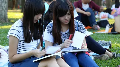 有時候,生命是必須經過一些痛苦才會轉彎的。一定會有枯竭的過程,可那些過程有時候才是真正的養分。眼看前面是一場暴風雨,也要欣然前往。(Pixabay)