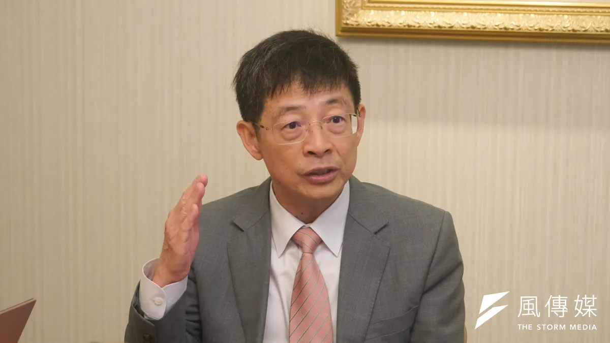 玉山銀行與新北市政府、新北地檢署25日舉行「跨域合作 反詐同行」MOU簽署記者會,玉山金控暨玉山銀行董事長黃男州會後與媒體聯訪。(蔡親傑攝)