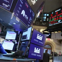 As conflicts rage across the globe, the battlefield has extended beyond weapons and into financial markets. (Photo / The Wall Street Journal) As conflicts rage across the globe, the battlefield has extended beyond weapons and into financial markets. (Photo / The Wall Street Journal)