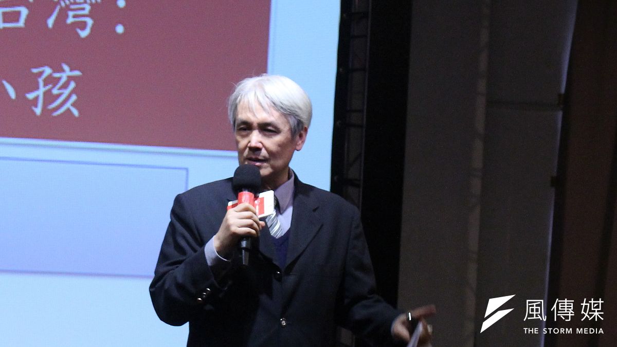 台大社會系教授薛承泰16日針對此議題進行演講,演講中大略講解台灣近年人口變化,雖然目前看來面臨挑戰,但老年化是不可逆轉。(方炳超攝) 台大社會系教授薛承泰16日針對此議題進行演講,演講中大略講解台灣近年人口變化,雖然目前看來面臨挑戰,但老年化是不可逆轉。(方炳超攝)