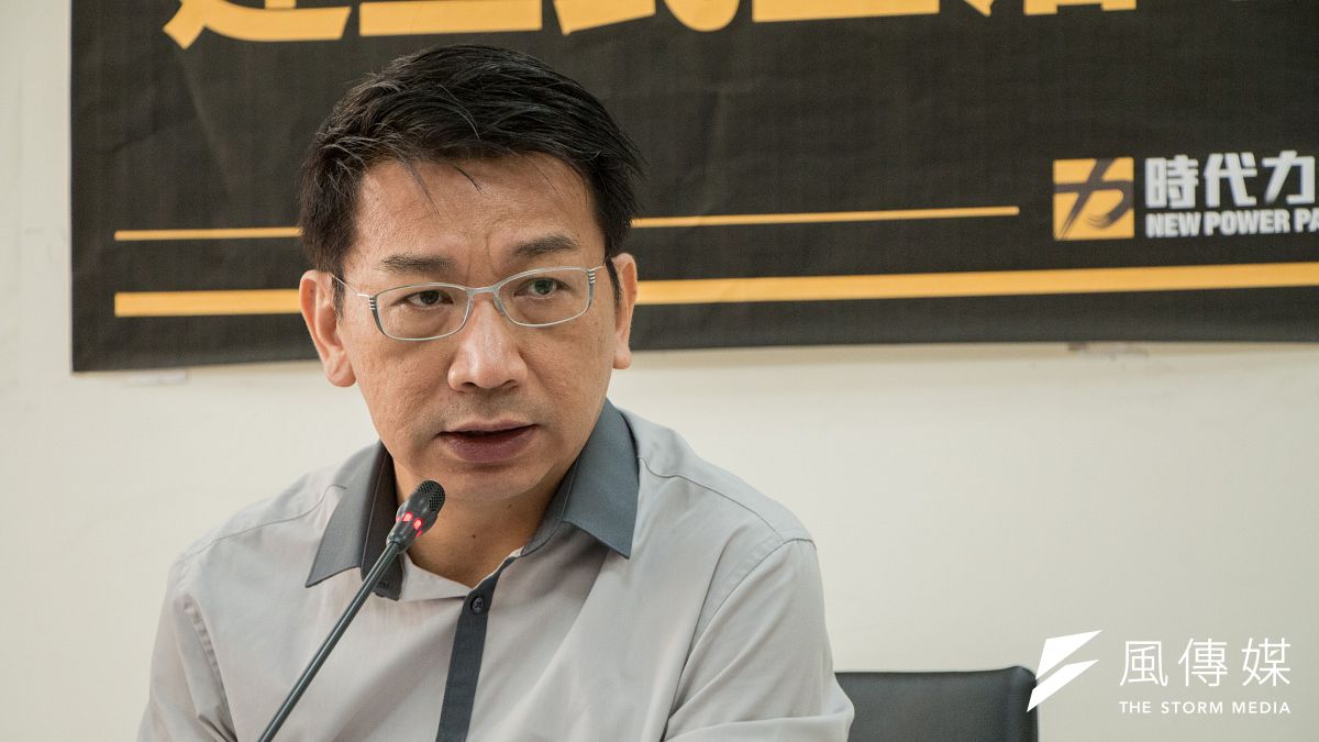 氣象局長辛在勤貼出預報員的無奈,徐永明則反批應該要檢討氣象局的預算使用且評估效益。(資料照,甘岱民攝) 氣象局長辛在勤貼出預報員的無奈,徐永明則反批應該要檢討氣象局的預算使用且評估效益。(資料照,甘岱民攝)