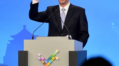 國民黨總統候選人朱立倫,論述自己的政策少、抨擊蔡英文的政策多,寧可選擇扮演力行「嚴格監督」的在野黨角色。(三立提供)