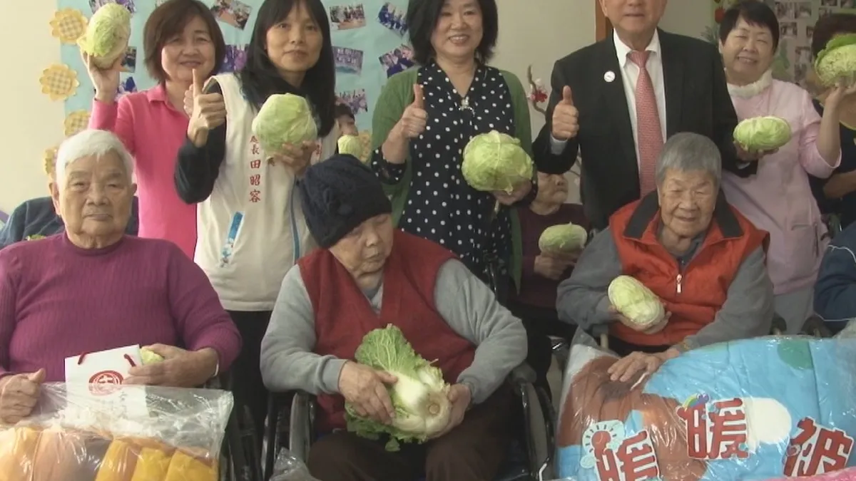 走訪養護中心贈物資 竹縣加菜拜早年