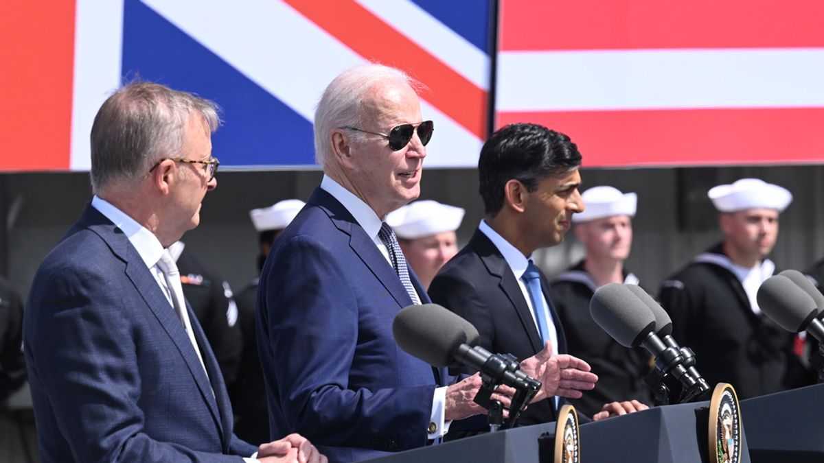 2023年3月13日,美國總統拜登、澳洲總理艾班尼斯、英國首相蘇納克在加州的聖地牙哥海軍基地共同宣布澳英美核動力潛艦合作協議(AUKUS)。(美聯社) 2023年3月13日,美國總統拜登、澳洲總理艾班尼斯、英國首相蘇納克在加州的聖地牙哥海軍基地共同宣布澳英美核動力潛艦合作協議(AUKUS)。(美聯社)