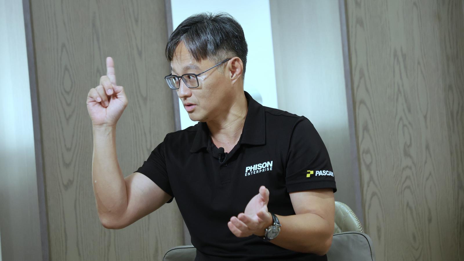 下班國際線》從馬來西亞僑生到群聯掌門!潘健成曝「被迫」創業的成功秘笈:天下武功唯快不破