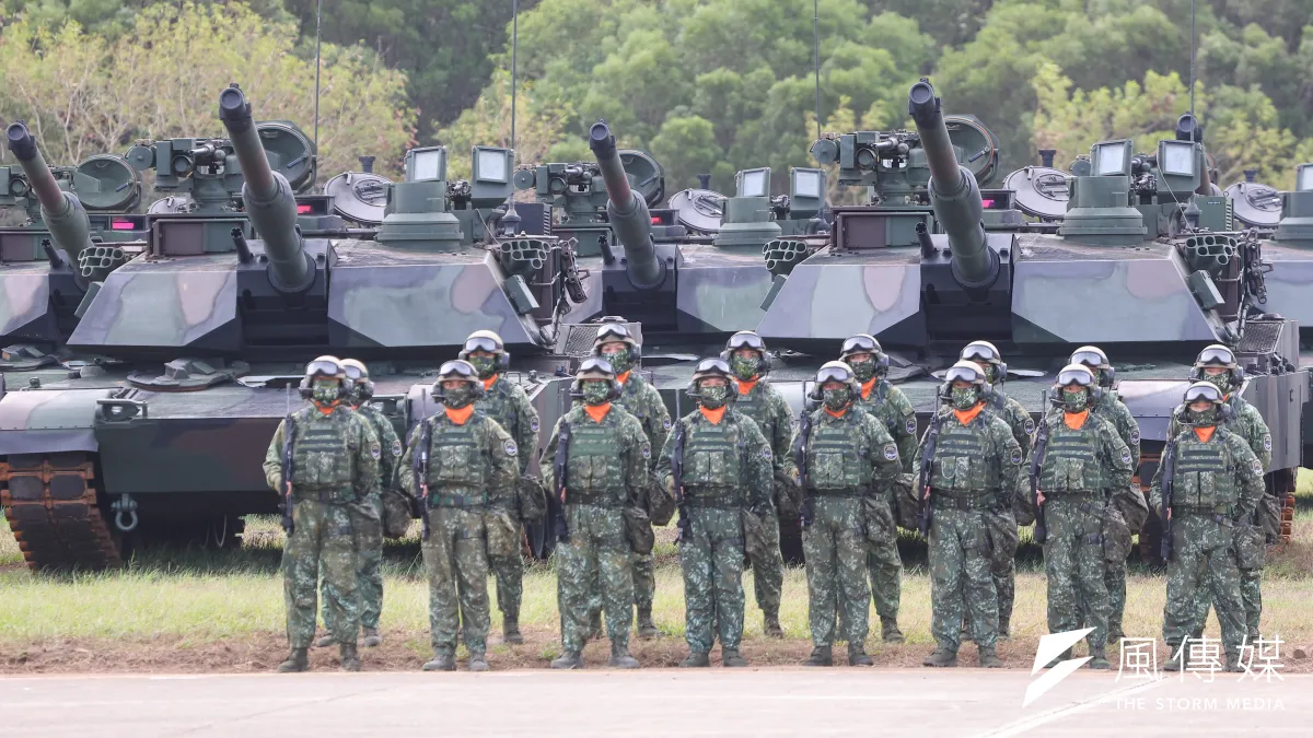 被譽為「地表最強戰車」的M1A2T在台灣正式成軍,卻被執政黨立委王定宇嚴批「浪費現代化戰力」。(資料照,顏麟宇攝)