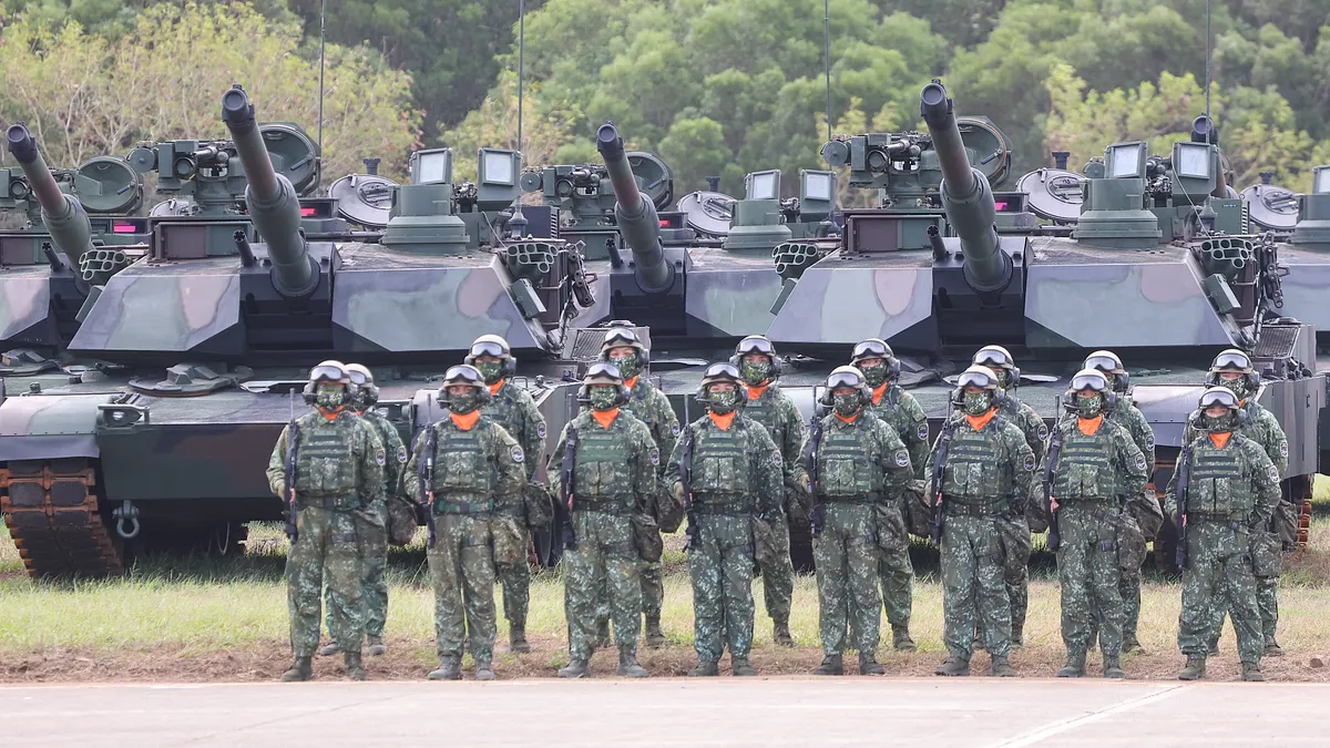 「地表最強の戦車」と持ち上げられたM1A2Tは台湾で正式配備されたものの、与党・民進党の王定宇氏から「近代化戦力の浪費だ」と手厳しい批判を受けた。(写真/顔麟宇撮影) 「地表最強の戦車」と持ち上げられたM1A2Tは台湾で正式配備されたものの、与党・民進党の王定宇氏から「近代化戦力の浪費だ」と手厳しい批判を受けた。(写真/顔麟宇撮影)