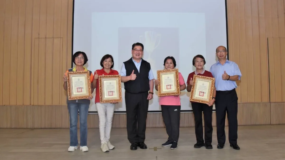 高雄社區治安研習觀摩,打造安全宜居幸福家園活動由本局副局長呂世明(左三)主持。(圖/高市警提供)