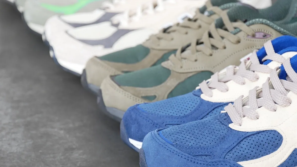 近日在臉書社團中,有會員分享驚喜發現:好市多上架的Hurley懶人小白鞋大降價,原價659元,直接下殺140元,折扣後僅需519元。(示意圖/取自Photo AC) 近日在臉書社團中,有會員分享驚喜發現:好市多上架的Hurley懶人小白鞋大降價,原價659元,直接下殺140元,折扣後僅需519元。(示意圖/取自Photo AC)