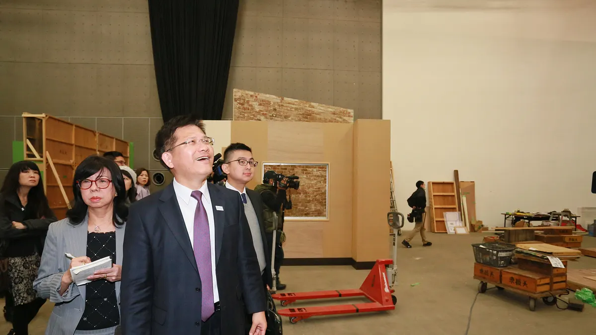 借鏡日本攝影棚經營經驗 林佳龍參訪東映東京攝影所