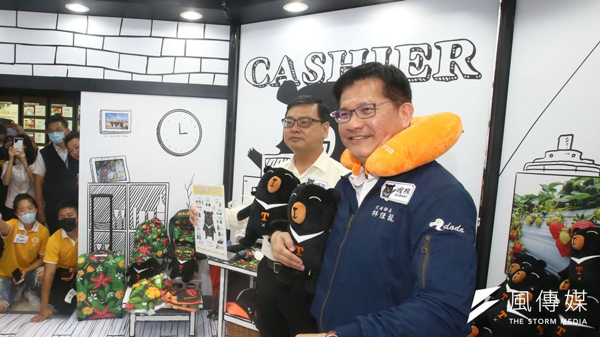 旅館補貼帶動產值逾7倍,讓林佳龍(右)努力找錢撐住補助經費。(柯承惠攝) 旅館補貼帶動產值逾7倍,讓林佳龍(右)努力找錢撐住補助經費。(柯承惠攝)