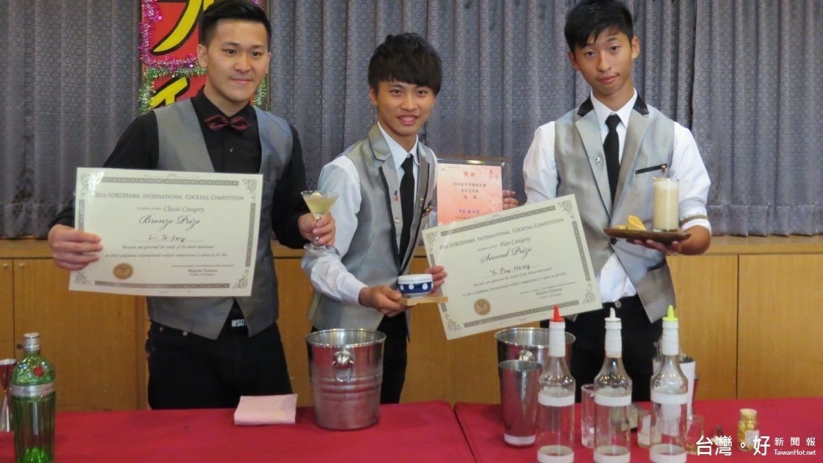 橫濱國際花式調酒賽 永平工商學子力克強敵奪銀 橫濱國際花式調酒賽 永平工商學子力克強敵奪銀