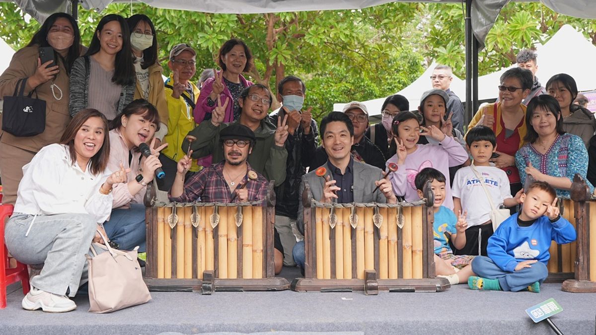 台北市長蔣萬安出席開齋節活動,體驗印尼甘美朗鼓樂。(圖/臺北市政府觀傳局提供) 台北市長蔣萬安出席開齋節活動,體驗印尼甘美朗鼓樂。(圖/臺北市政府觀傳局提供)