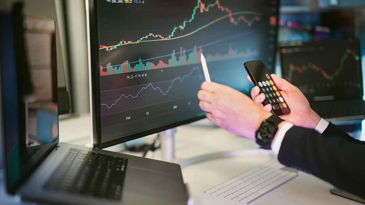 00919全年配息2.52元!月薪36K「每月投1萬」選高息還0050?過來人:選錯方向少賺一台車