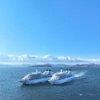 商船三井クルーズが2027年の新旅程68本を発表し、「三井オーシャンフジ」と新船「三井オーシャンサクラ」の2船体制で多彩な日本の船旅を提供する。(写真/商船三井クルーズPR事務局提供) 商船三井クルーズが2027年の新旅程68本を発表し、「三井オーシャンフジ」と新船「三井オーシャンサクラ」の2船体制で多彩な日本の船旅を提供する。(写真/商船三井クルーズPR事務局提供)