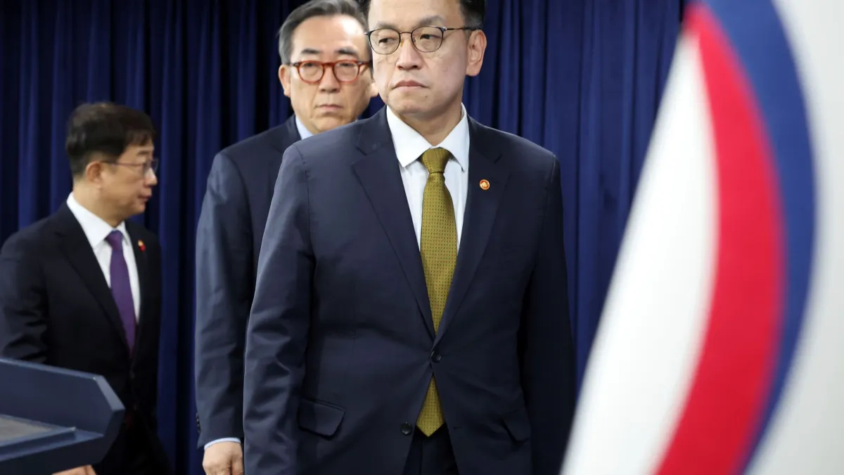 南韓現任副總理兼財政部長崔相穆。(美聯社)