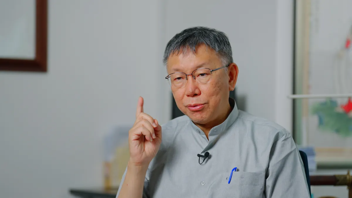 民眾黨主席柯文哲(見圖)17日直呼,總統賴清德一席「青鳥會飛出來」的說法,聽起來像是「恐嚇」在野黨。(民眾黨提供)