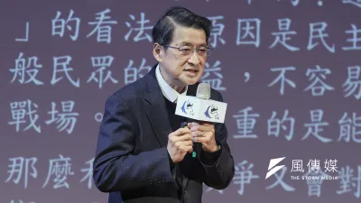 龍應台基金會「不尋常對話 – 沒有和平,民主會怎樣?」16日由中研院院士吳玉山發表演講。(柯承惠攝)