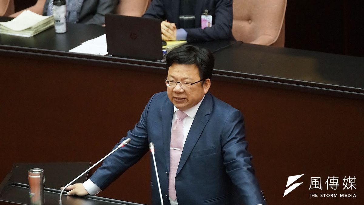 新任總統府副秘書長李俊俋(見圖),過去致力於倡議憲改的立場,也讓外界對於總統蔡英文第二任期的能否啟動修憲,留下不少的想像空間。(資料照,盧逸峰攝) 新任總統府副秘書長李俊俋(見圖),過去致力於倡議憲改的立場,也讓外界對於總統蔡英文第二任期的能否啟動修憲,留下不少的想像空間。(資料照,盧逸峰攝)