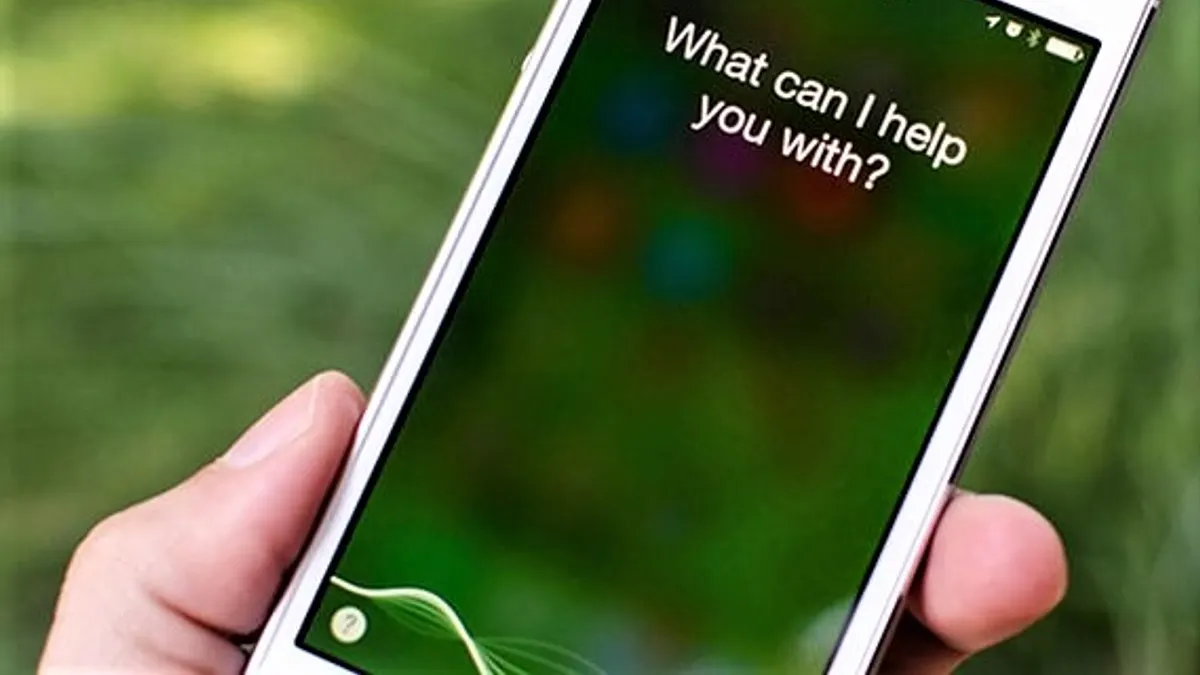 蘋果(Apple)旗下語音助理Siri推出至今已經邁入第七年,但跟Alexa、Google Assistant產品相比「不夠聰明」始終為人詬病,而究竟Siri為什麼會在這場智慧語音助理大戰中落敗?(圖/iphonedigital@flickr) 蘋果(Apple)旗下語音助理Siri推出至今已經邁入第七年,但跟Alexa、Google Assistant產品相比「不夠聰明」始終為人詬病,而究竟Siri為什麼會在這場智慧語音助理大戰中落敗?(圖/iphonedigital@flickr)