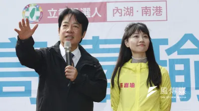 民進黨立委高嘉瑜(右)自走砲形象鮮明,黨政高層透露,高此次萊豬表決配合黨團投票,是因黨內請出副總統賴清德(左)相勸。(資料照,郭晉瑋攝)