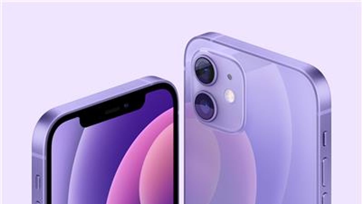 iPhone 12推出紫色外殼新款。(美聯社) iPhone 12推出紫色外殼新款。(美聯社)