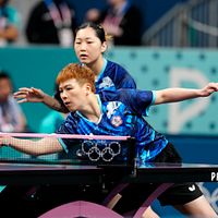 台湾の卓球女子団体選手、簡彤娟(カン・トンチュアン)選手(左)と陳思羽(チェン・スーユー)選手(右)。(AP通信) 台湾の卓球女子団体選手、簡彤娟(カン・トンチュアン)選手(左)と陳思羽(チェン・スーユー)選手(右)。(AP通信)