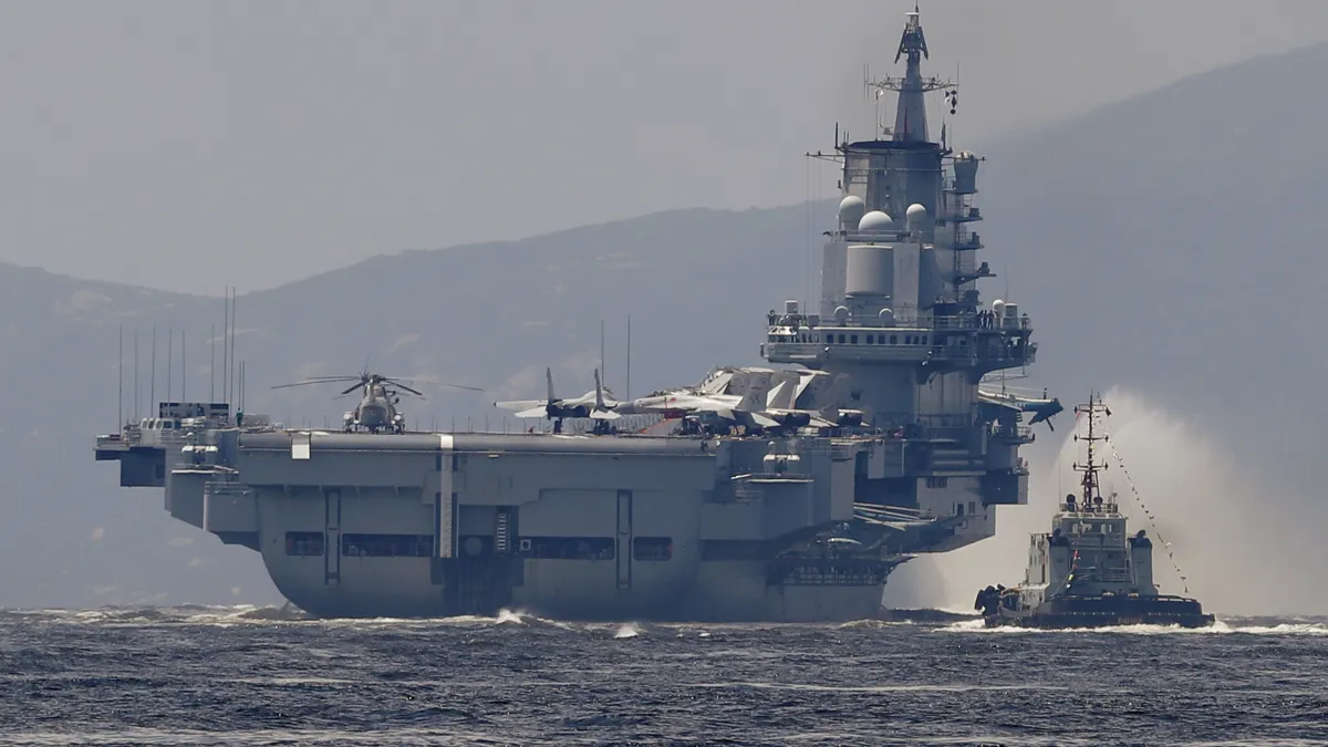 中國第一艘航母「遼寧艦」(AP)
