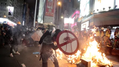 中國在香港「維穩」若擦槍走火,將讓美國有理由武力介入。(AP)