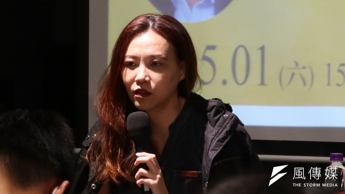 財經網美胡采蘋透露,2010年她任職中國《財經》雜誌期間,向校園徵才時可招收實習生時,居然握有決定實習生落戶北京的「生殺大權」。(林庭瑤攝) 財經網美胡采蘋透露,2010年她任職中國《財經》雜誌期間,向校園徵才時可招收實習生時,居然握有決定實習生落戶北京的「生殺大權」。(林庭瑤攝)