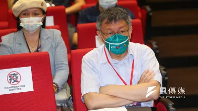 台北市長柯文哲力推振興「熊好券」,未料卻引發風波。(資料照,顏麟宇攝)
