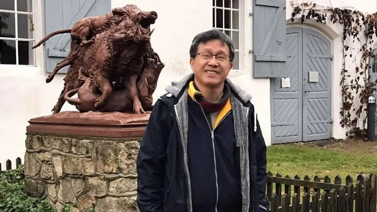 我駐德代表謝志偉評論高中生紛納粹事件,讓外交部長李大維都覺得不妥。(取自謝志偉臉書)